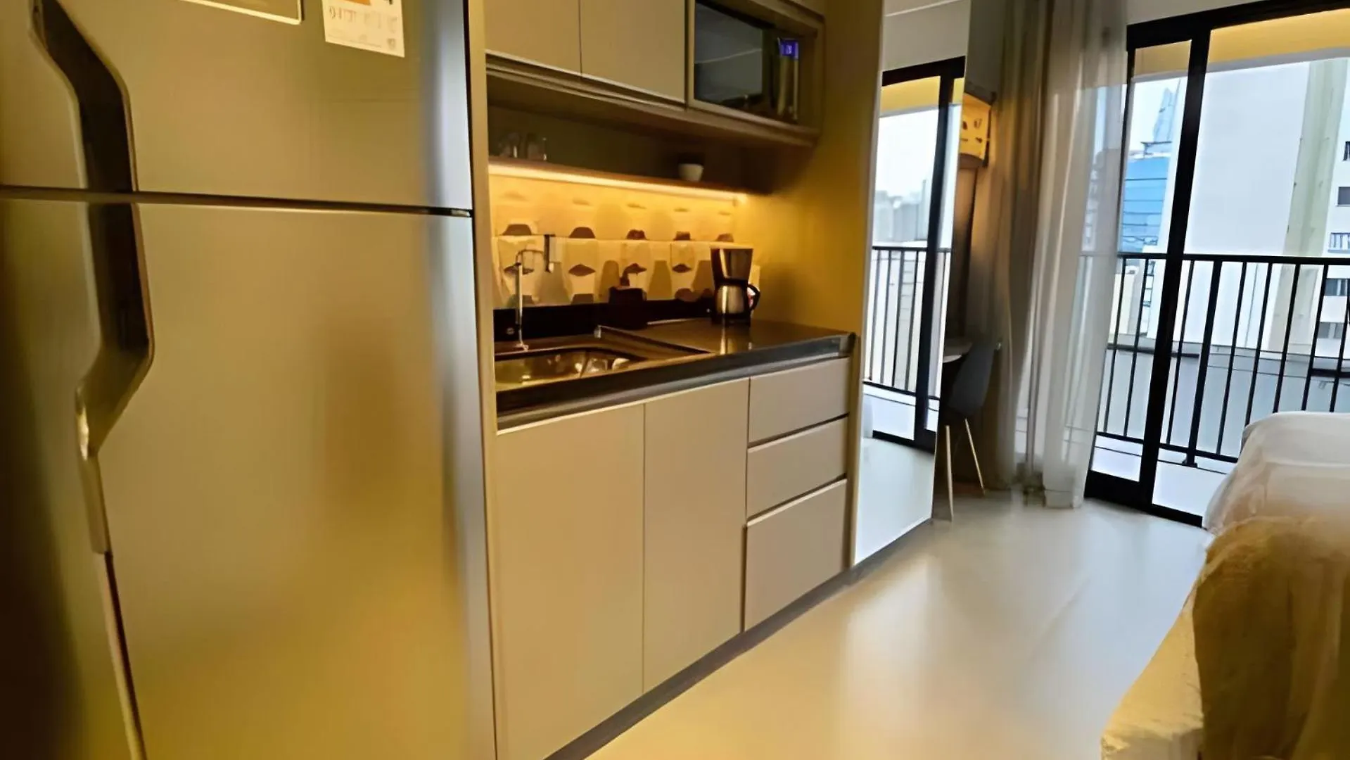Studio Com Sacada / Paulista / Sirio Libanes 상파울루 브라질